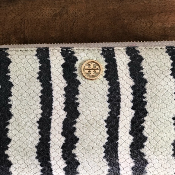 Tory Burch Striped Snake Zip Continental Wallet - Picture 3 of 6